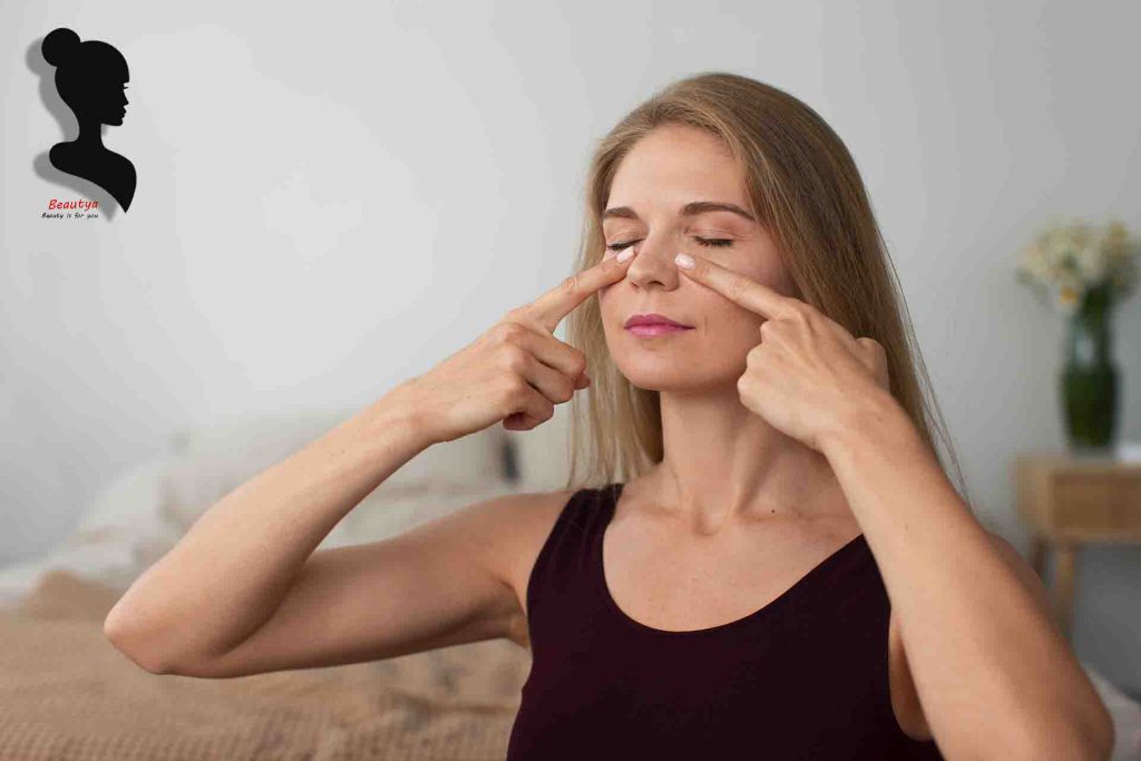 روش های خانگی از بین بردن پف زیر چشم4